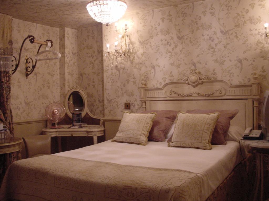 Double Room,1224114196:JPEG